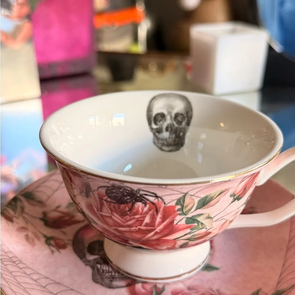 Park Château Gothic Teacup & Saucer – Pink Roses, Skull & Spider Web – Rare - Picture 2 of 9